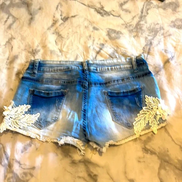 Jean short - Picture 2 of 2